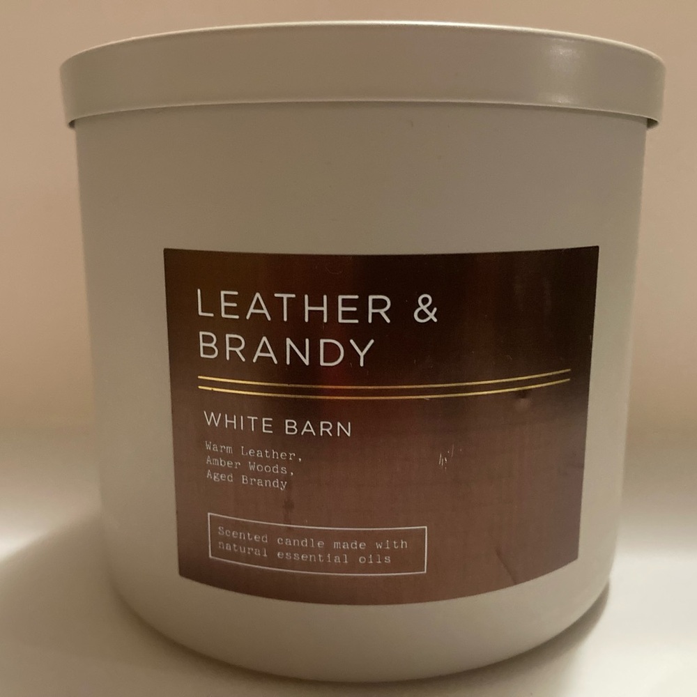 White Barn Leather & Brandy Candle - White and Brown